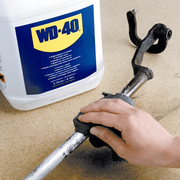 Dégrippants Produit Multifonctions WD-40 - 5 Utilisations - 5 Litres 3 Dégrippants Produit Multifonctions WD-40 - 5 Utilisations - 5 Litres – Image 3