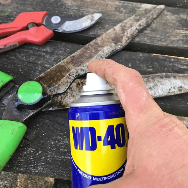 Dégrippants Aérosol 5 Fonctions WD-40 - Toutes Surfaces - 200 Ml 2 Dégrippants Aérosol 5 Fonctions WD-40 - Toutes Surfaces - 200 Ml – Image 2
